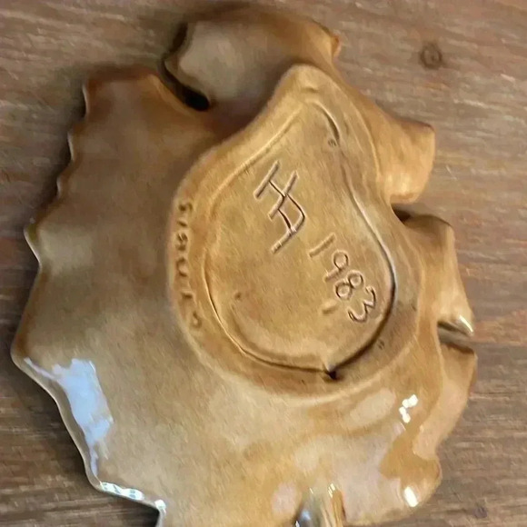 Vintage Leaf Art Pottery Candy Dish - Picture 10 of 11